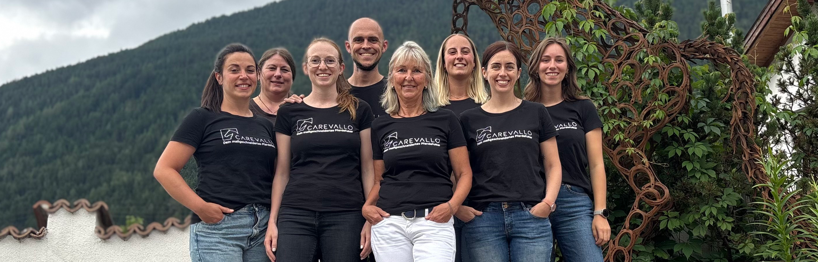  Waldboden mit einer ganz kleinen Tanne 