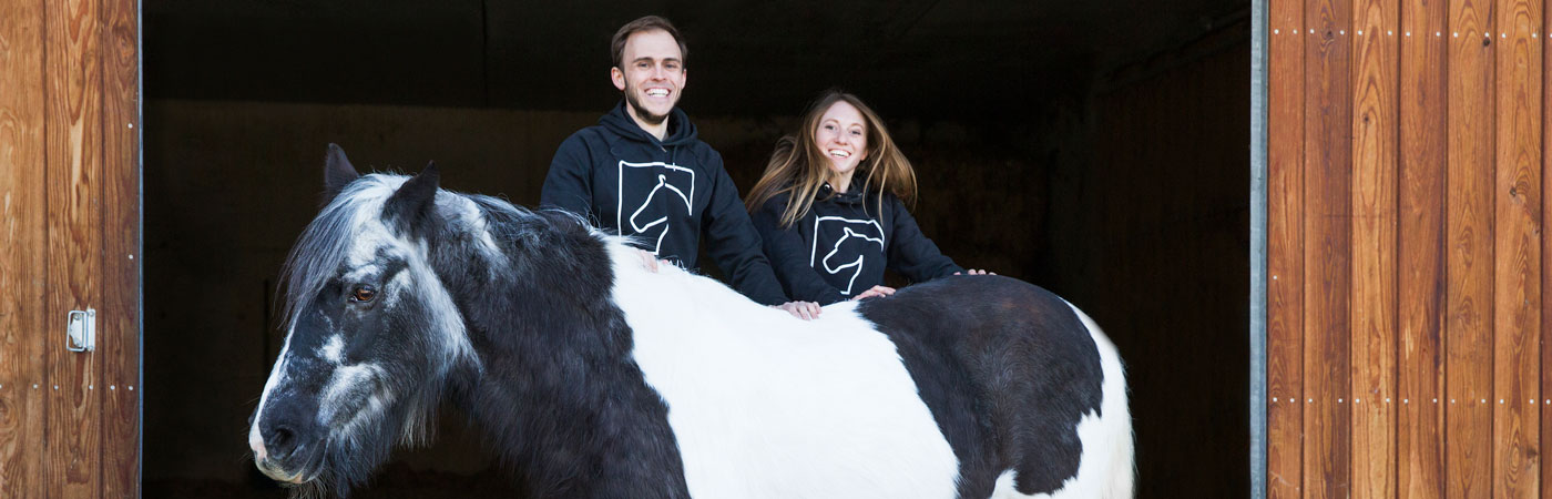 Isabel und Benjamin mit ihrer Stute Mandy